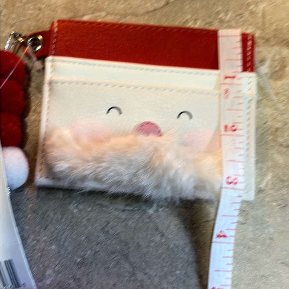 Madden Girl Santa Faux Fur Beard Credit Card Wallet With Pom Pom Key Clip NWT - Picture 8 of 8